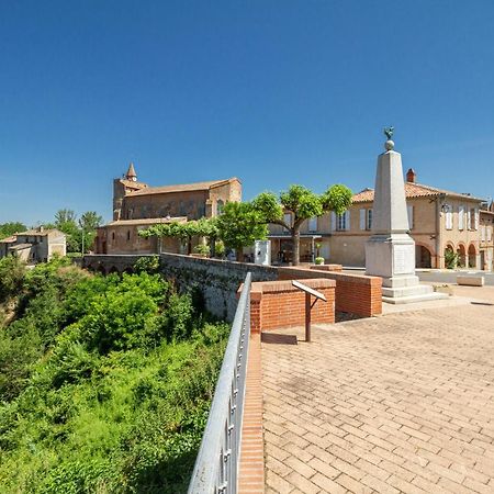 Giroussens B&B Du Couvent, Vue Chateau المظهر الخارجي الصورة