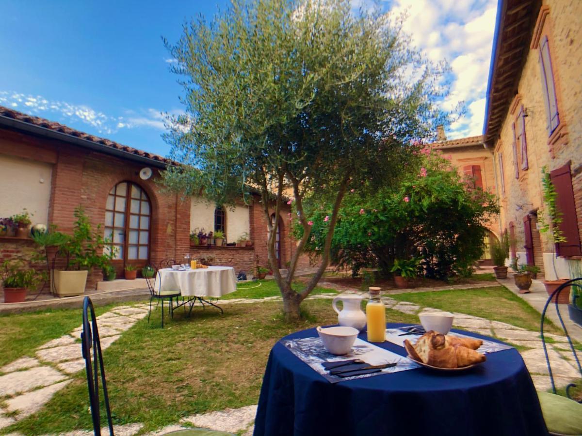 Giroussens B&B Du Couvent, Vue Chateau المظهر الخارجي الصورة